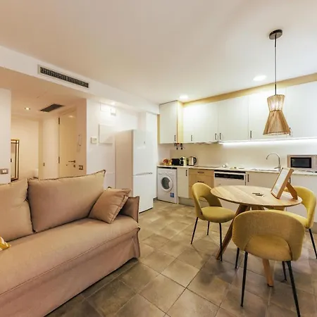 Bravissimo Mercadal, One-bedroom Sofa Bed Apartmán Girona