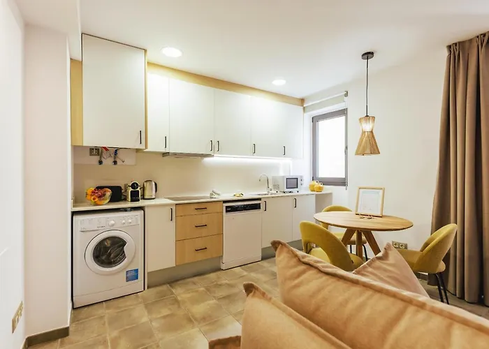 Bravissimo Mercadal, One-bedroom Sofa Bed * Girona